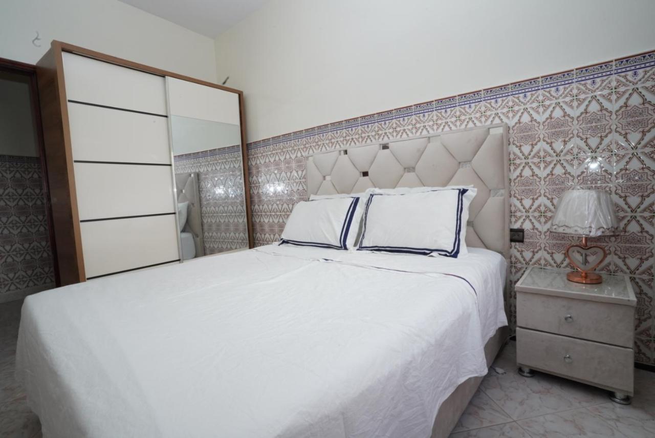 Apartment Oumnia 1 - City Center Tanger Exterior foto